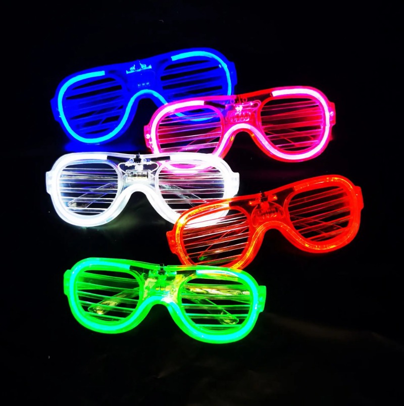 24 Pezzi Occhiali LED Luminosi - Kids Toys Christmas 2025 recensione e prezzo